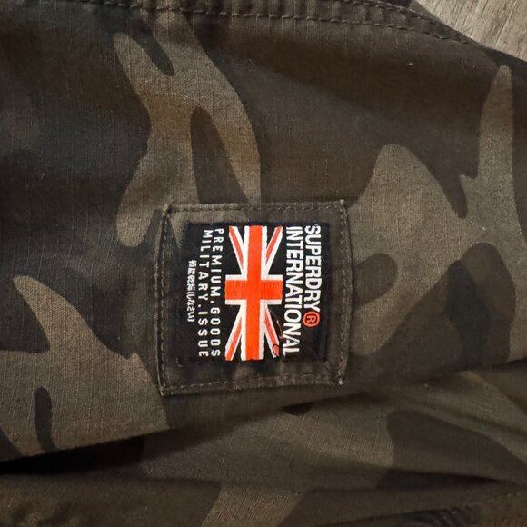 SUPERDRY Camo Bomber - Picture 5 of 7